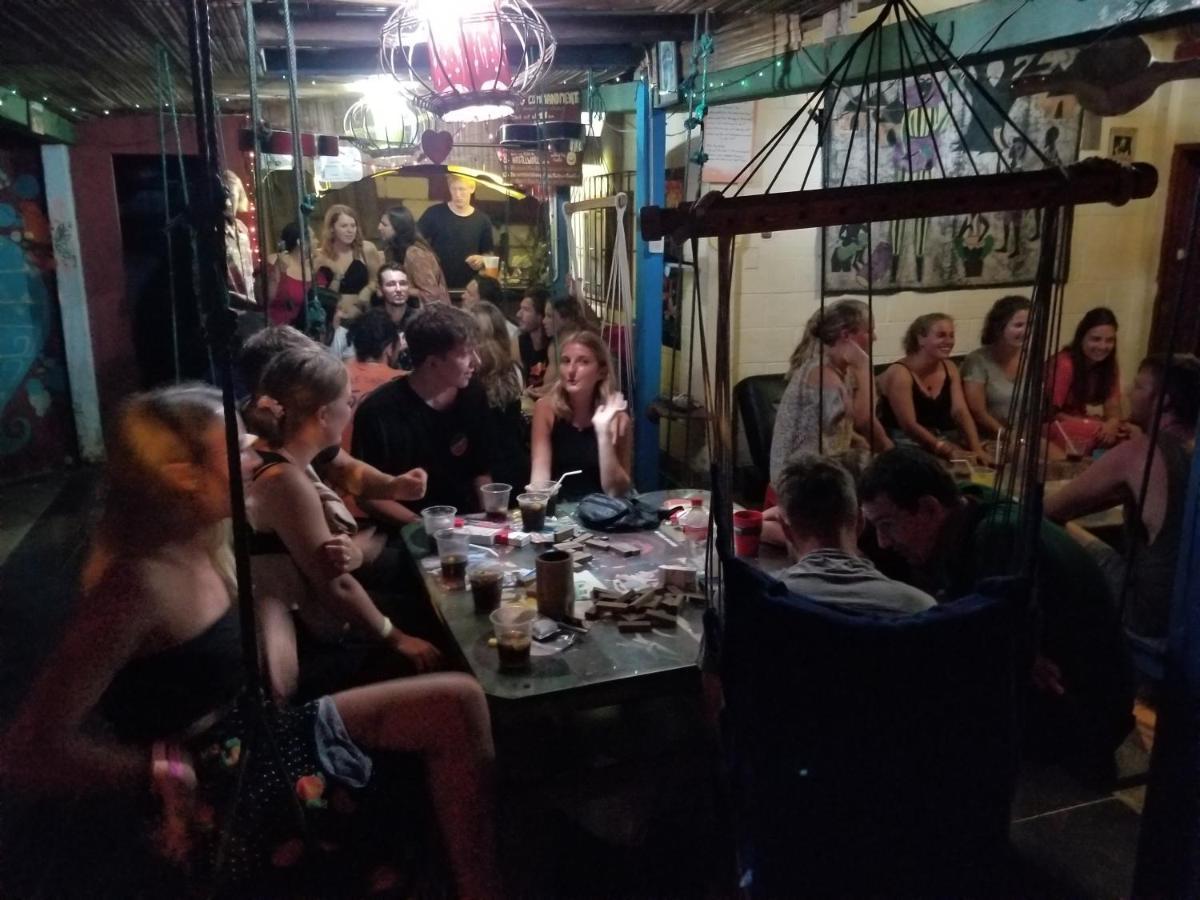 My Little House Surf&Backpacker Hostel Montanita Ngoại thất bức ảnh